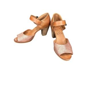 Anthropologie Coque Terra Buckle Open Toe Block Heel Sandal Size 37